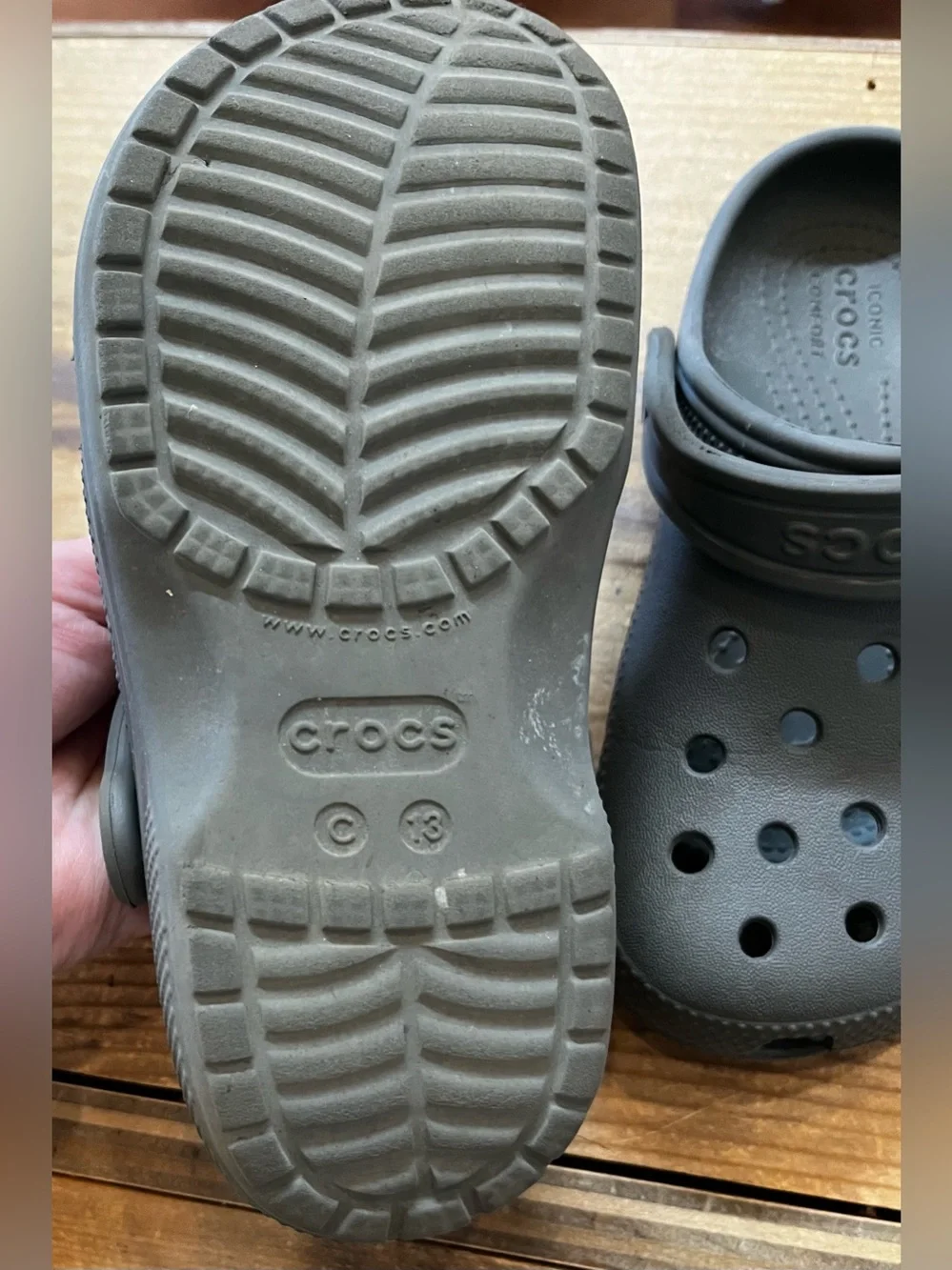 CROCS Kids Classic Clog in Charcoal Gray Size 13